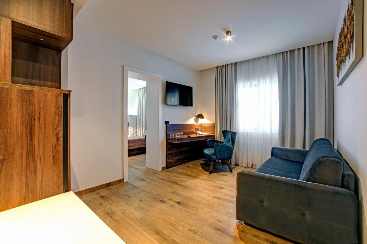 Hotel Scala D'Oro Vodice Kültér fotó